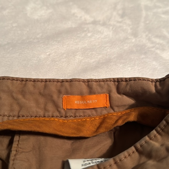 Men’s Hugo Boss Regular Fit Khaki shorts, size 34 - Picture 5 of 8